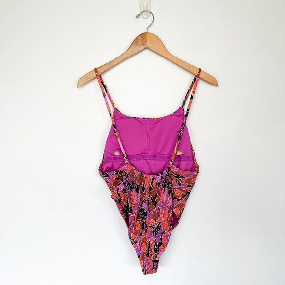 Victoria’s Secret Women’s Shirred All Over Smocked Low Back Multi Colored One Pi - Picture 3 of 10